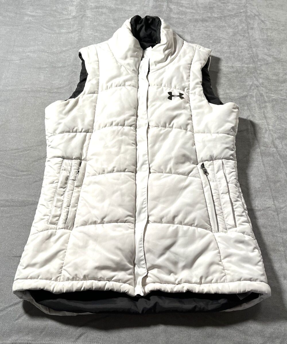 Under Armour Puffer Vest Women’s Size M Semi-Fitted Winter White Kangaroo Pocket